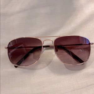 Men’s aviator sunglasses